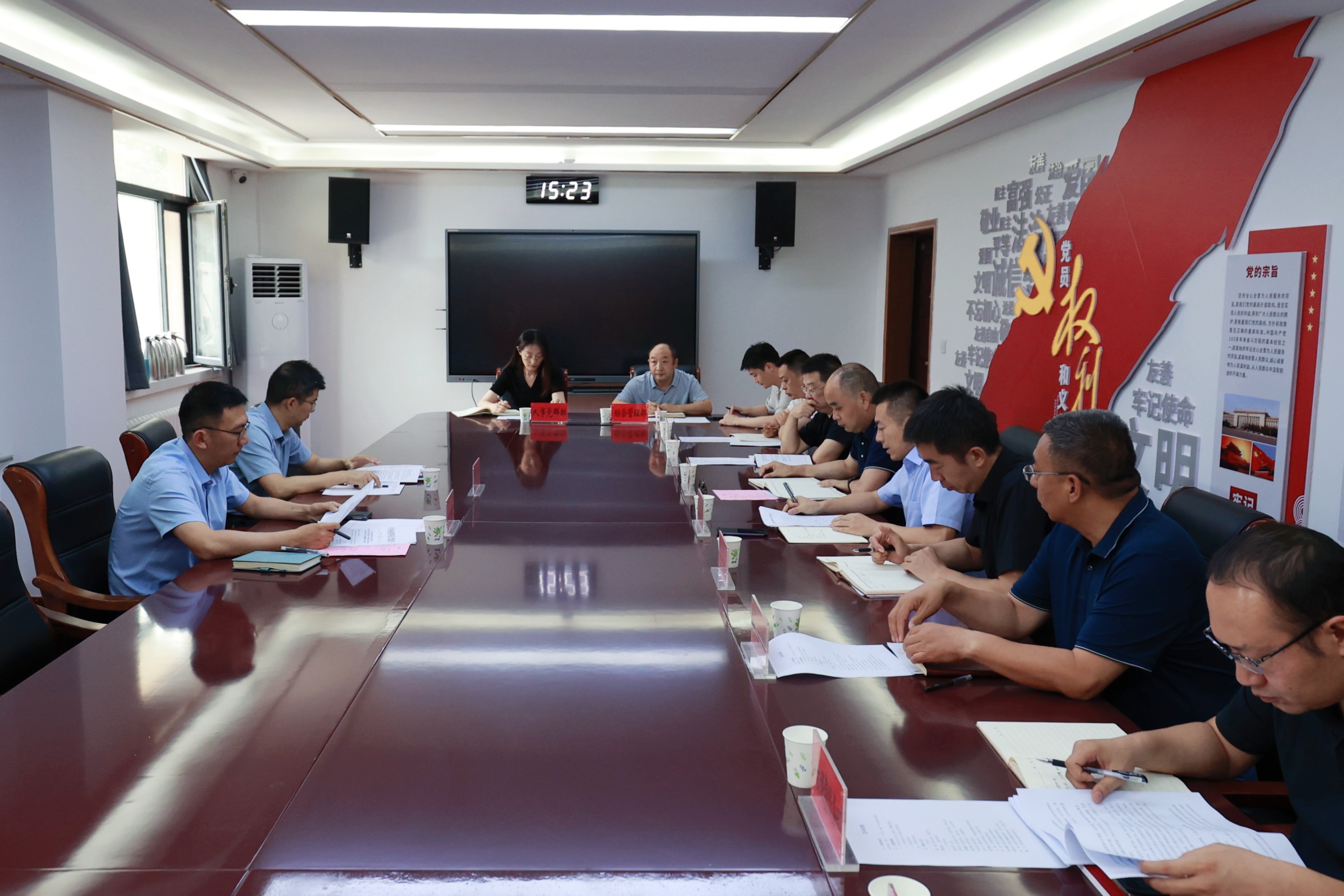 省科技厅党组成员、副厅长潘刚到中心调研指导工作